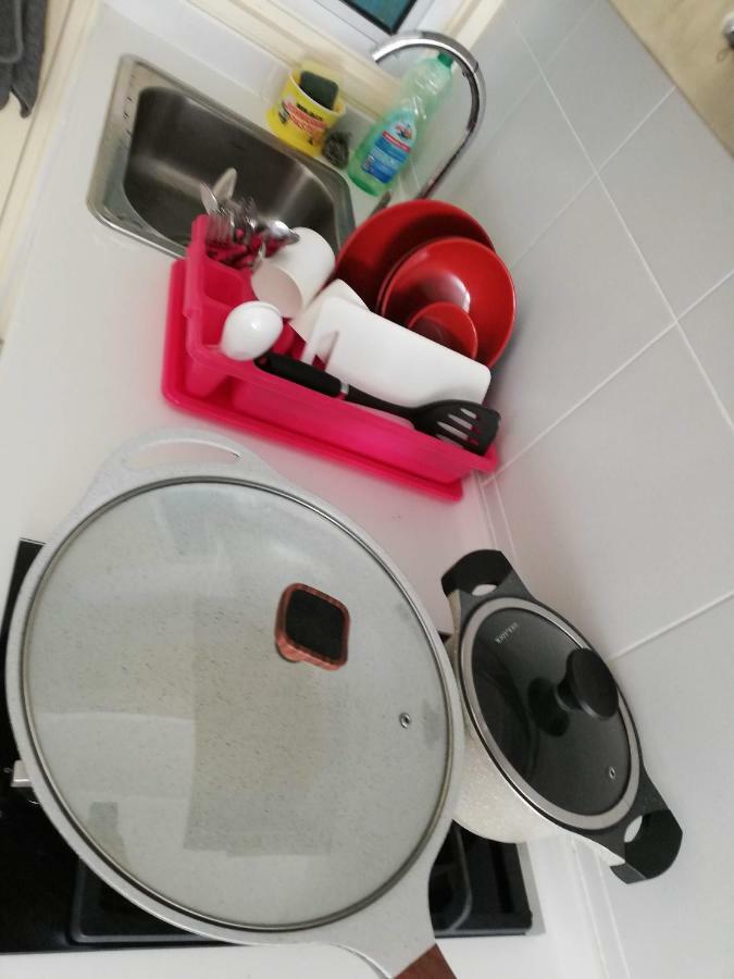 2 Carpark Gep 5 Star Hotel Bed & Sofa Studio Seri Kembangan Buitenkant foto