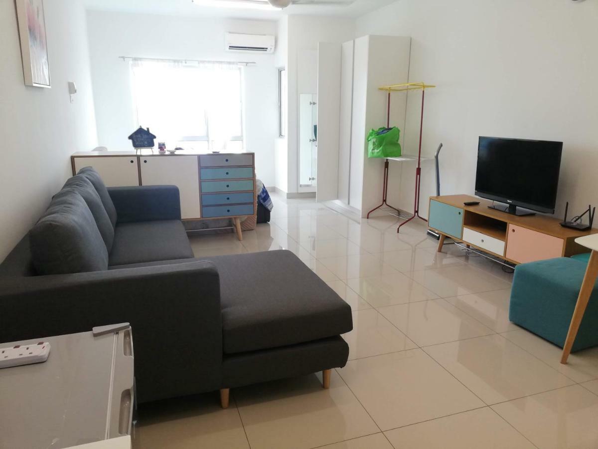 2 Carpark Gep 5 Star Hotel Bed & Sofa Studio Seri Kembangan Buitenkant foto