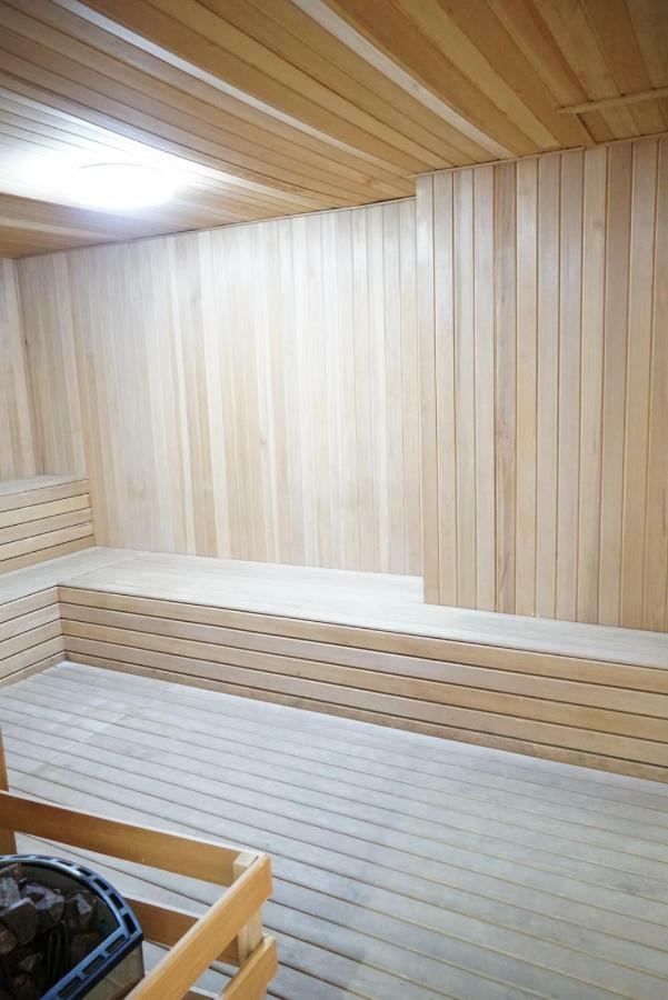 2 Carpark Gep 5 Star Hotel Bed & Sofa Studio Seri Kembangan Buitenkant foto